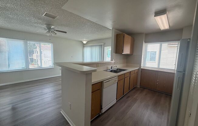 2 beds, 1.5 baths, $1,400