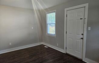 2 beds, 1 bath, $1,300, Unit Unit A