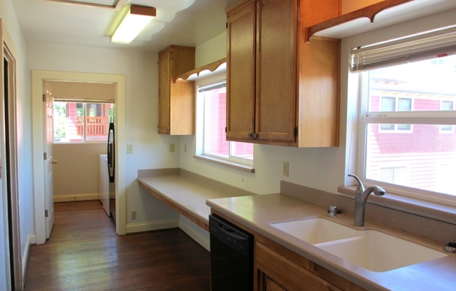 4 beds, 2 baths, , $2,800