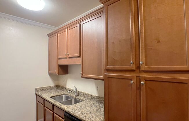 2 beds, 2 baths, $2,100, Unit Unit A