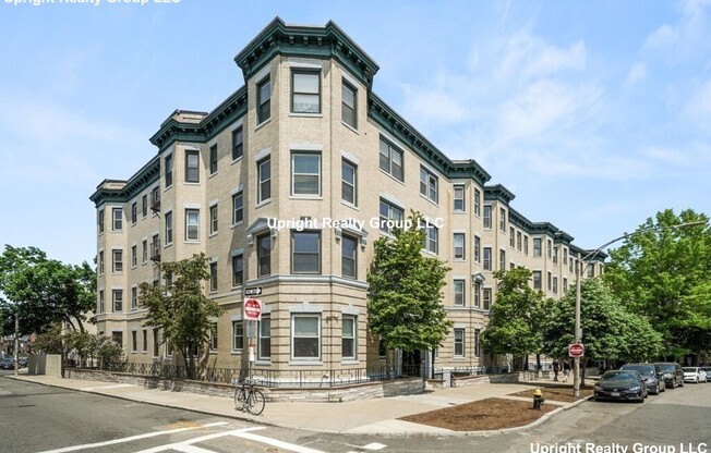 1427 COMMONWEALTH AVE