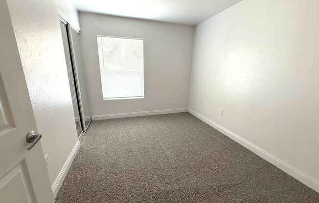 3 beds, 2 baths, $1,350, Unit UNIT 1077