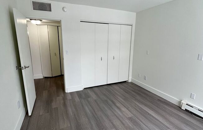2 beds, 1.5 baths, 950 sqft, $1,395, Unit 300E