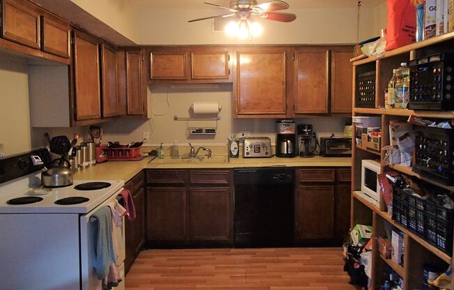 4511 Ave B (LO)