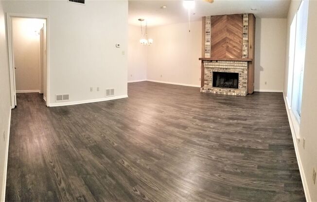 Spacious Townhome in Grapevine