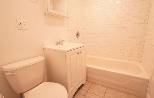 Studio, 1 bath, 421 sqft, $1,795, Unit 106