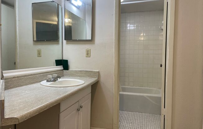 1 bed, 1 bath, $1,100