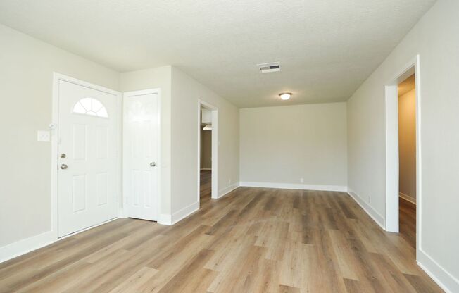 Ready just in time for the Holidays! Recently upgraded 3 bed / 2 bath.