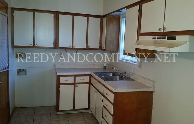 Welcome to 903 W Raines Rd!