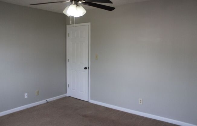 3 beds, 2 baths, $1,100