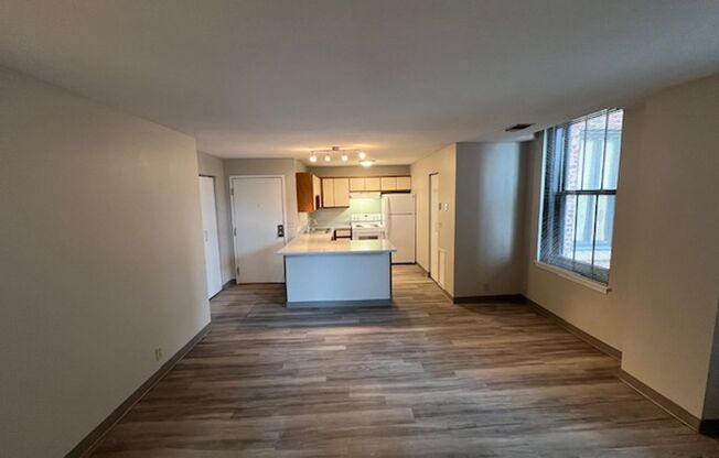 2 beds, 1 bath, 800 sqft, $975, Unit 504