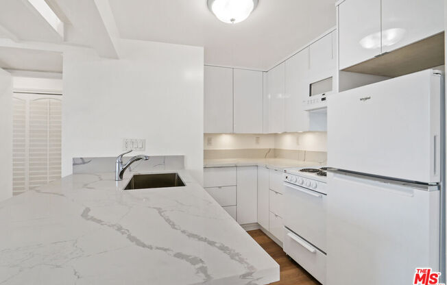 2 beds, 1.5 baths, 798 sqft, $3,899, Unit 607