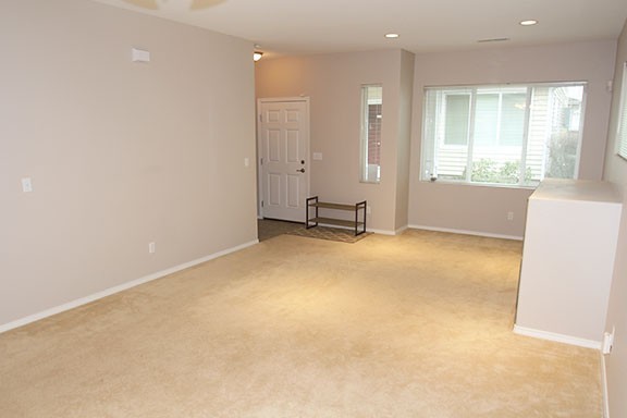 BOTHELL 2 BED, 2.5 BATH CORNER TOWNHOME FOR RENT AVAILABLE NOW!