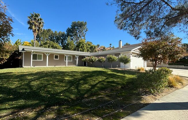 3 Bedroom Home for Rent in Canyon Country!