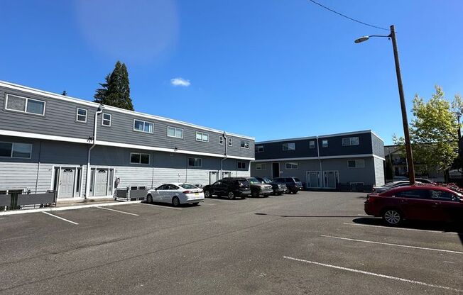 1 bed, 1 bath, 600 sqft, $1,195, Unit 40
