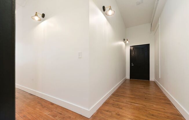 1 bed, 1 bath, 400 sqft, $1,250, Unit Bowtie High-211