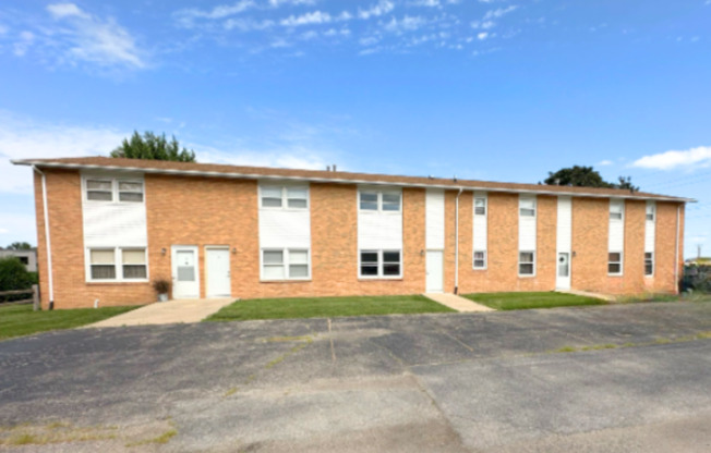 Charles City 16-Unit (11th Street)