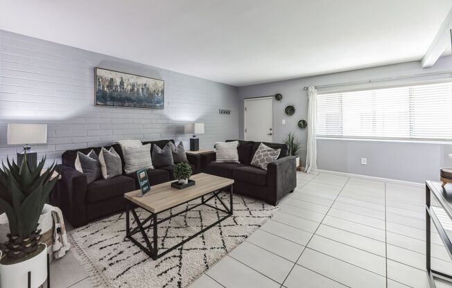 2 beds, 1 bath, 900 sqft, $1,324, Unit 65