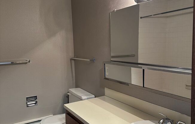Studio, 1 bath, 440 sqft, $1,065, Unit 207