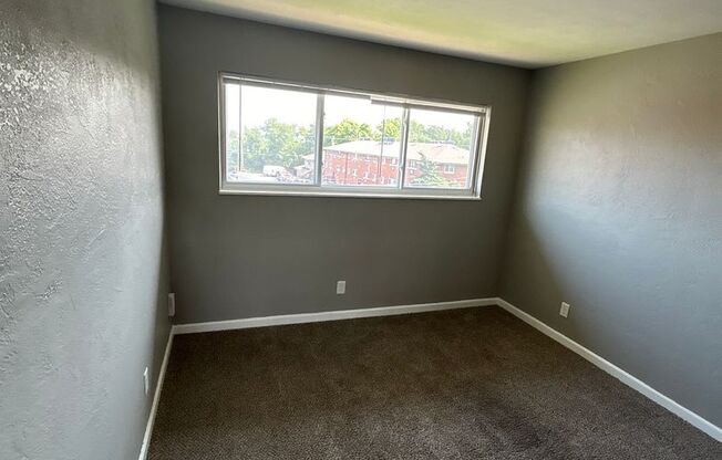 2 beds, 1 bath, 750 sqft, $1,095, Unit B10 1015 17