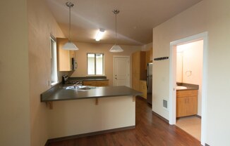 3 beds, 2.5 baths, 1,283 sqft, $2,325, Unit 19