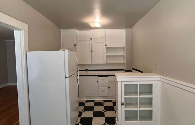 Studio, 1 bath, $1,295, Unit 22