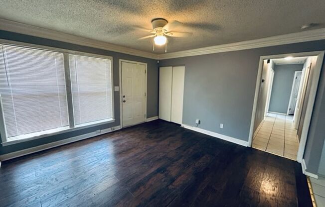 THREE BEDROOM/ONE BATH WITH SPACIOUS YARD AND MOVE IN SPECIAL!