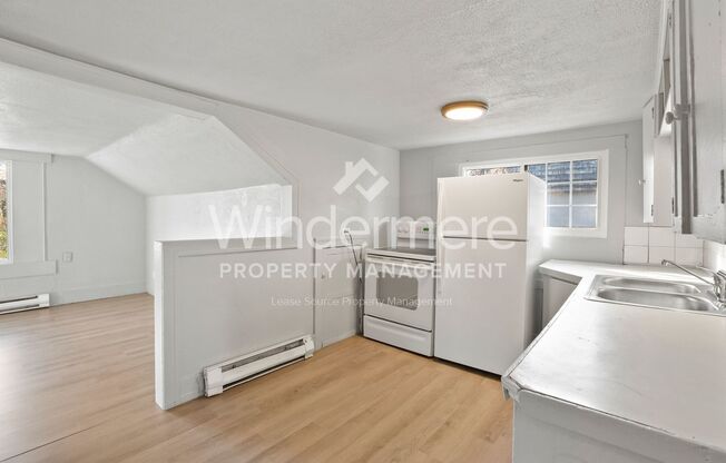 1 bed, 1 bath, $795, Unit 02