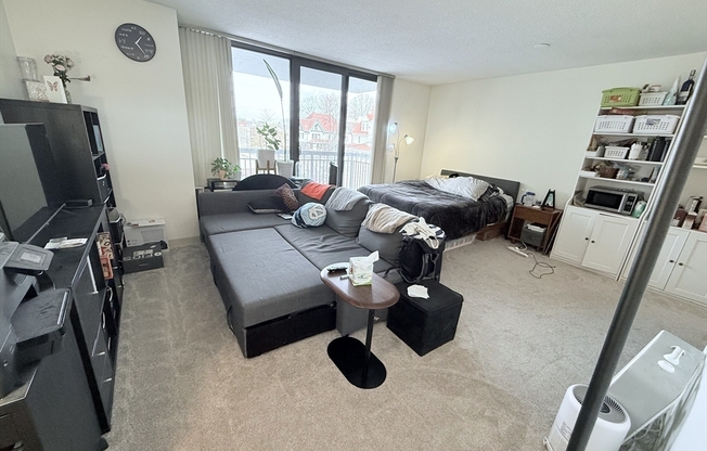 60 Longwood Ave Apt 710