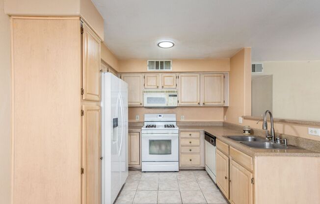 2 beds, 2 baths, $1,295, Unit # 1146