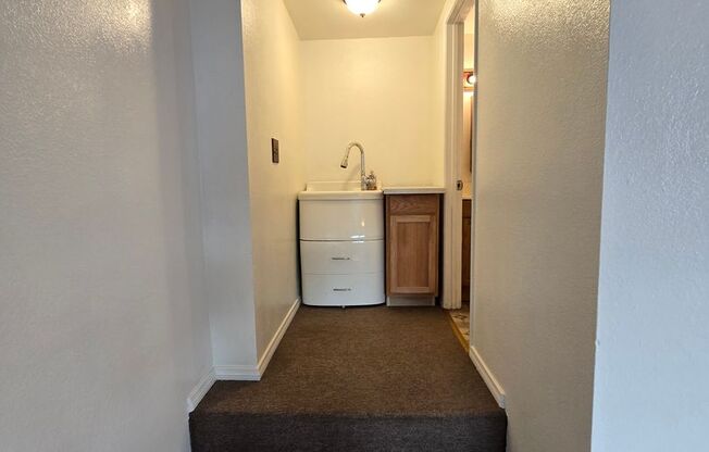 Amazing Studio Only Minutes from J st Marina