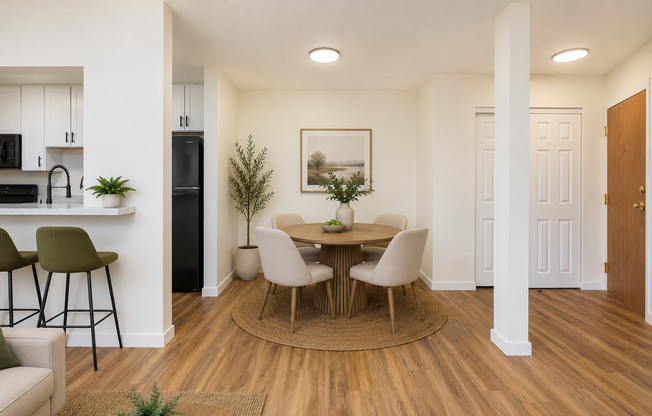 2 beds, 1 bath, 1,000 sqft, $1,600, Unit 2510-0321