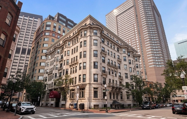 1 bed, 1 bath, 445 sqft, $2,800, Unit 608