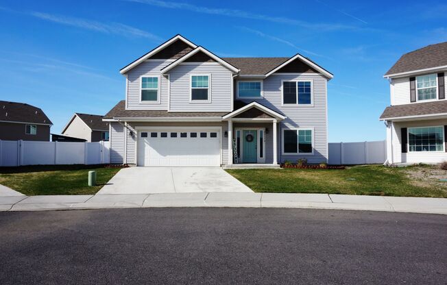 Amazing 3 Bedroom 3 Bath 2-Story Home in Airway Heights