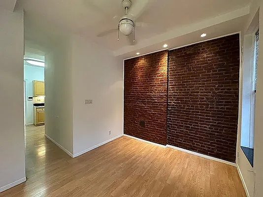 1313 3 AVE