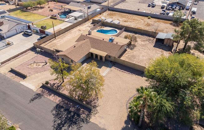 Ultimate Glendale Retreat: Beautiful Home on 3/4 Acre with Pool & Workshop!