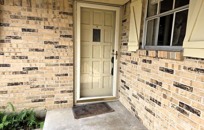 Yipee! Fabulous 2 bedroom, 2 bath home in Overton West