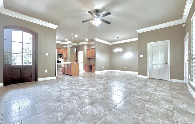 3BR/2BA Home on Nicholson Lake Dr – Modern Comfort in a Prime Location!