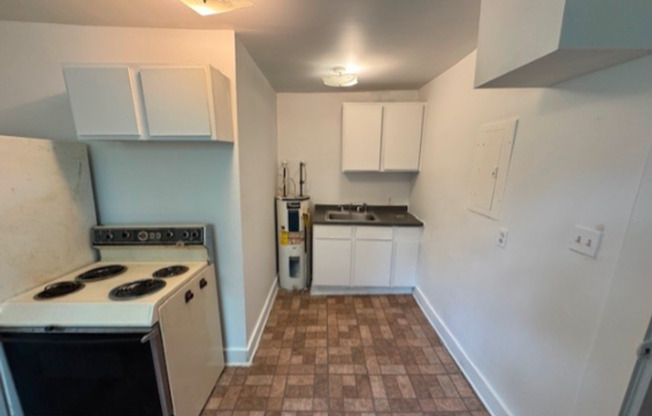 2 beds, 1.5 baths, $850