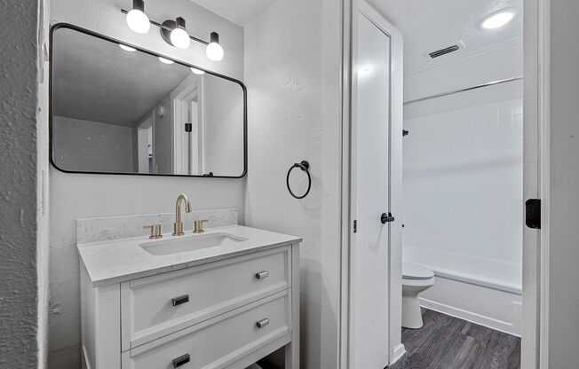 2 beds, 2 baths, 940 sqft, $1,499, Unit 424