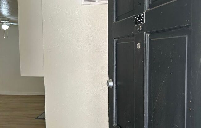 1 bed, 1 bath, 660 sqft, $1,350, Unit OPA-142