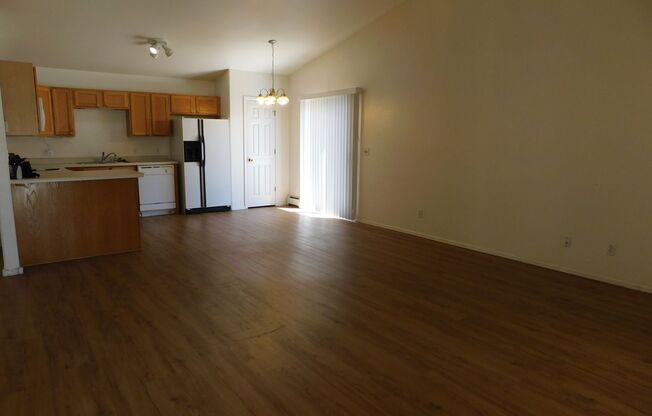 3 beds, 2 baths, 1,156 sqft, $1,800, Unit Unit B