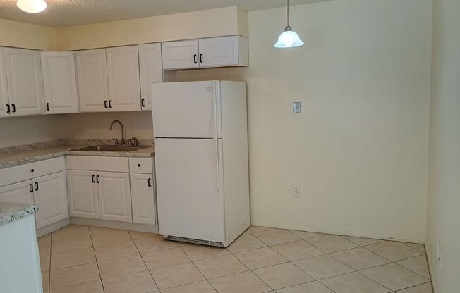 2 beds, 1 bath, $1,350