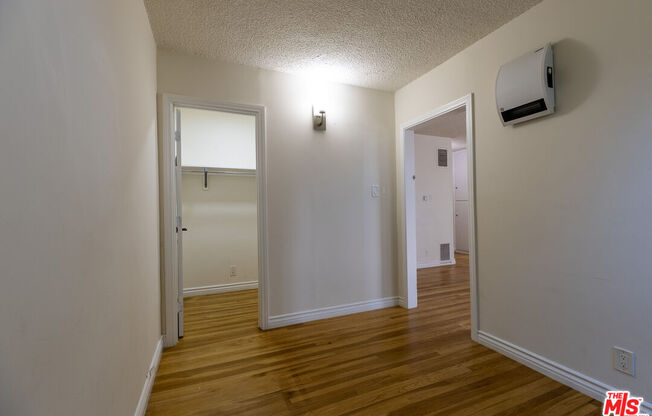 3 beds, 1 bath, 960 sqft, $3,415, Unit 1