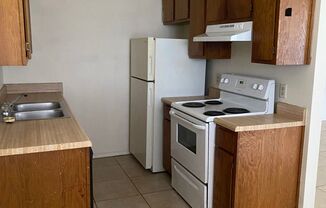 2 beds, 1 bath, $750, Unit 2611 S. 16TH