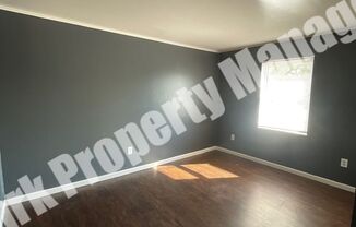 2 beds, 1 bath, $1,300