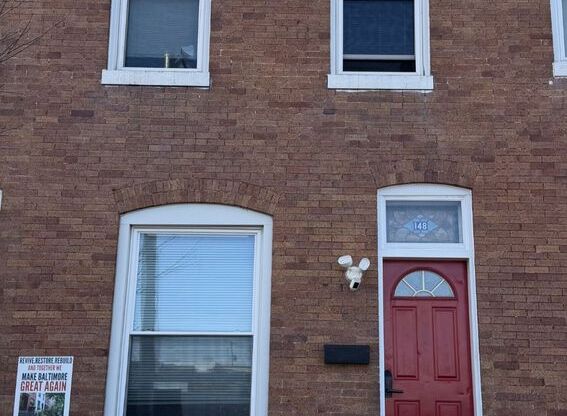 148 NE AVE