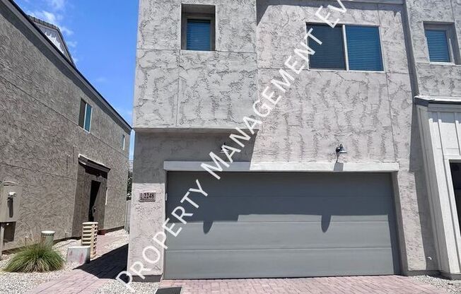 2248 W LAURIE LN