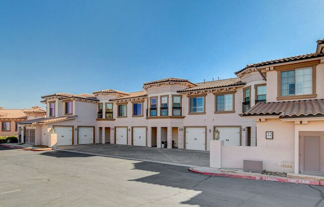 Luxury Resort Style Condo in Lake Las Vegas