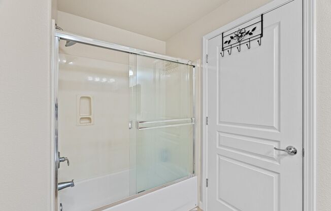 EXCLUSIVE PENTHOUSE UNIT IN MISSION TERRACE OVERLOOKS THE POOL!